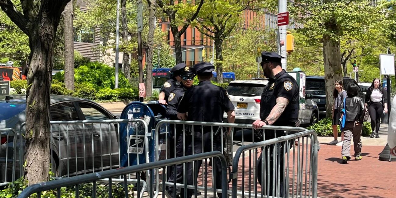 NYPD officers at Columbia gate on May 1. (Credit: Thomas Li)