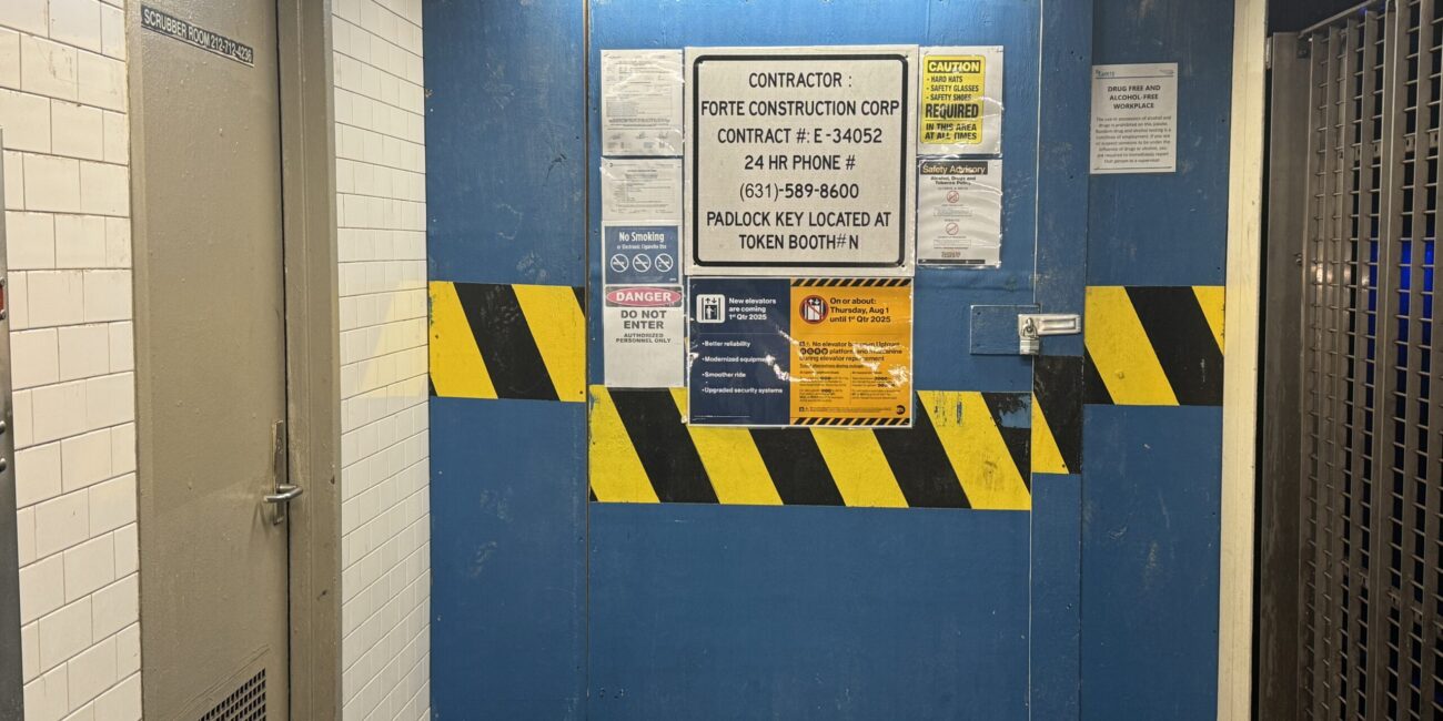 An elevator outage at 42 St-Time Square R train platform. (Credit: Delan Li)