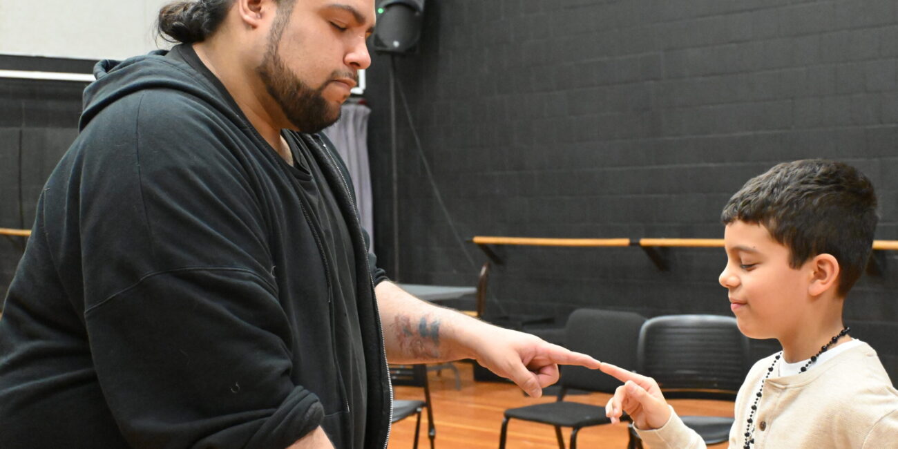 Torres taught a student to perform a little drama while going through a trick. (Credit: Hope Zhu)
