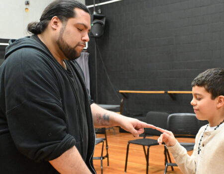 Torres taught a student to perform a little drama while going through a trick. (Credit: Hope Zhu)